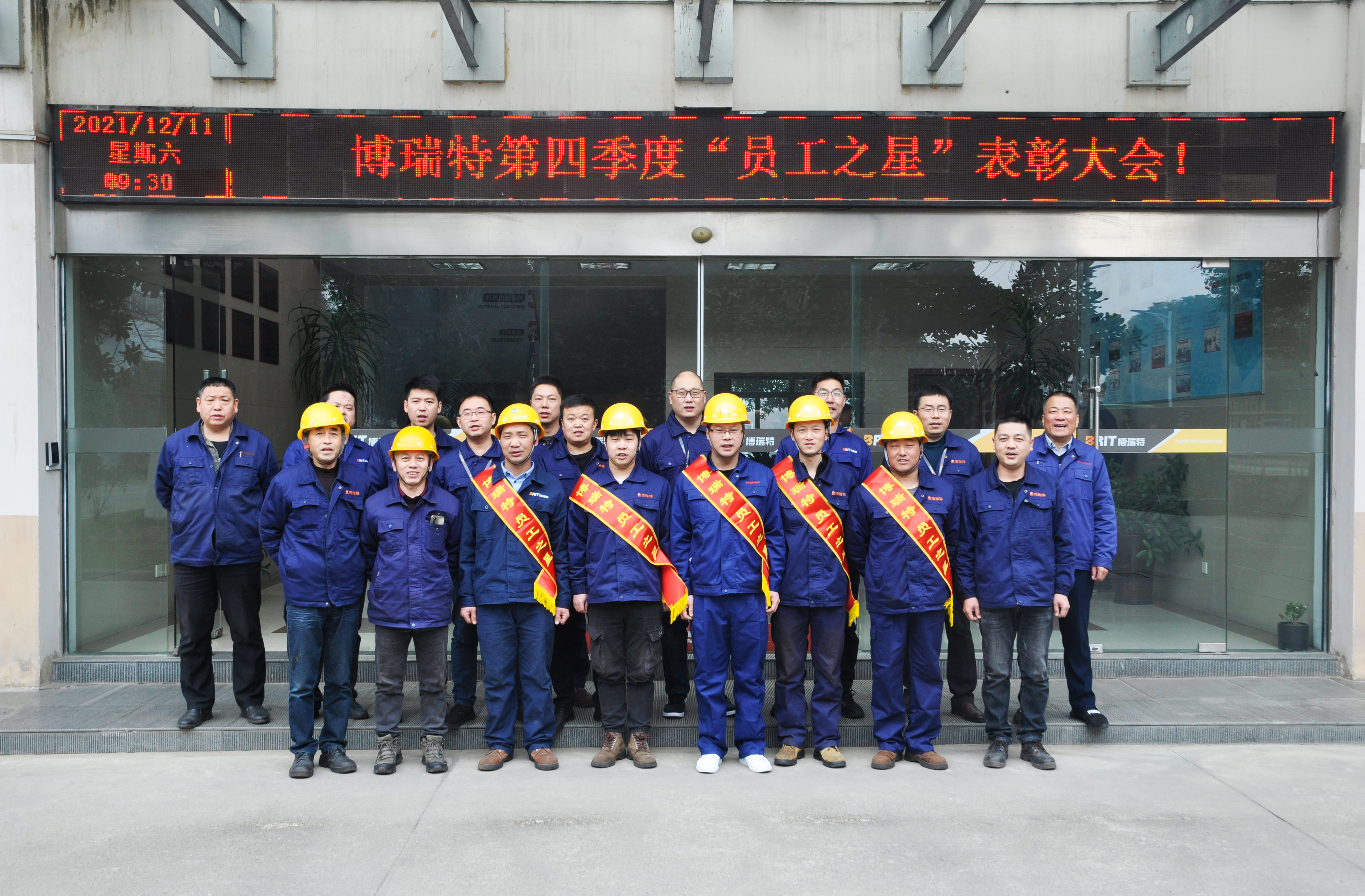 用感恩心待人，以進(jìn)取心做事!